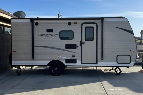Hideout Bunkhouse-Easy Tow Camper Sleeps 5