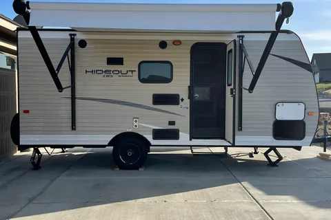 Hideout Bunkhouse-Easy Tow Camper Sleeps 5