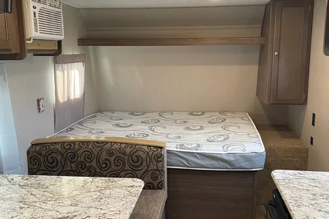 Hideout Bunkhouse-Easy Tow Camper Sleeps 5