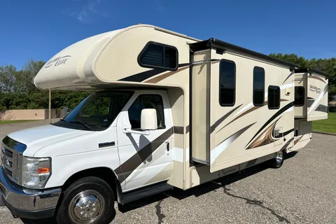 *New Listing* 2016 Thor Freedom Elite 29FE