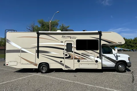 *New Listing* 2016 Thor Freedom Elite 29FE