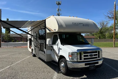 *New Listing* 2016 Thor Freedom Elite 29FE