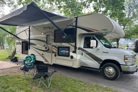 *New Listing* 2016 Thor Freedom Elite 29FE