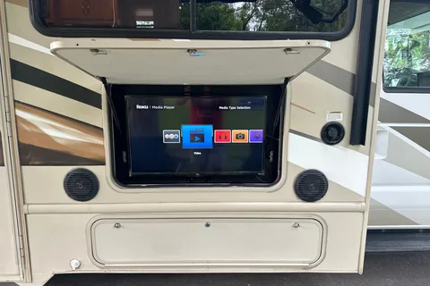 *New Listing* 2016 Thor Freedom Elite 29FE