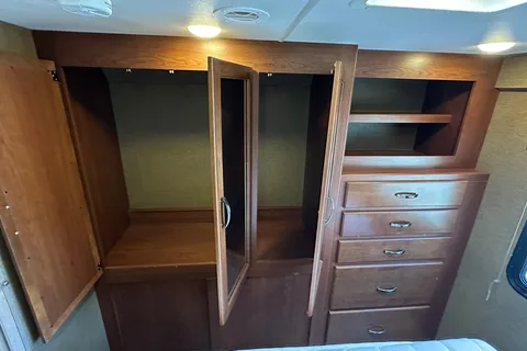 *New Listing* 2016 Thor Freedom Elite 29FE