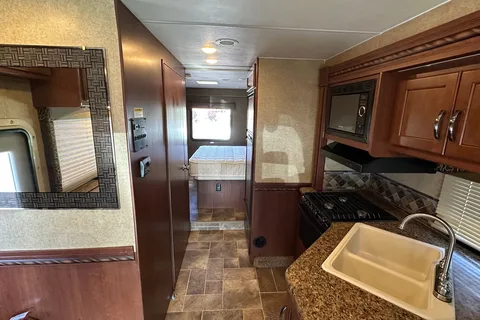 *New Listing* 2016 Thor Freedom Elite 29FE