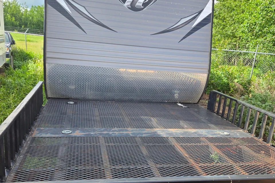 Keystone Hideout Toy hauler