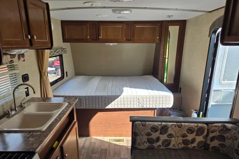 Keystone Hideout Toy hauler