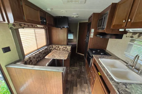 Keystone Hideout Toy hauler