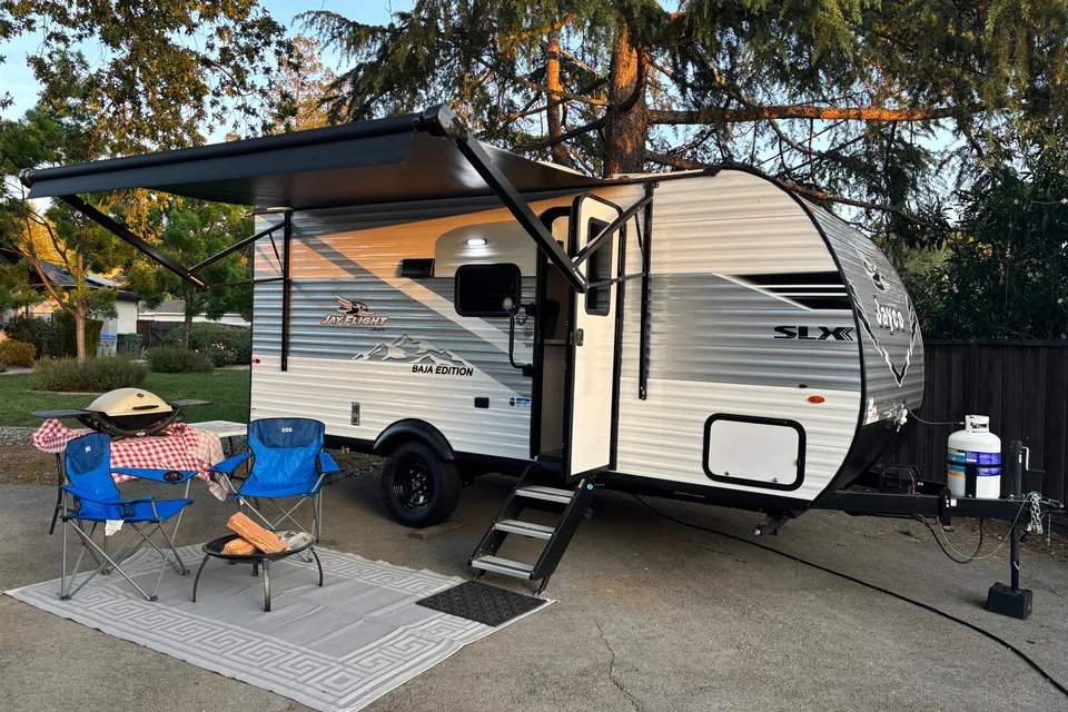 Family Adventure Camper | Bunkhouse | Easy Towing