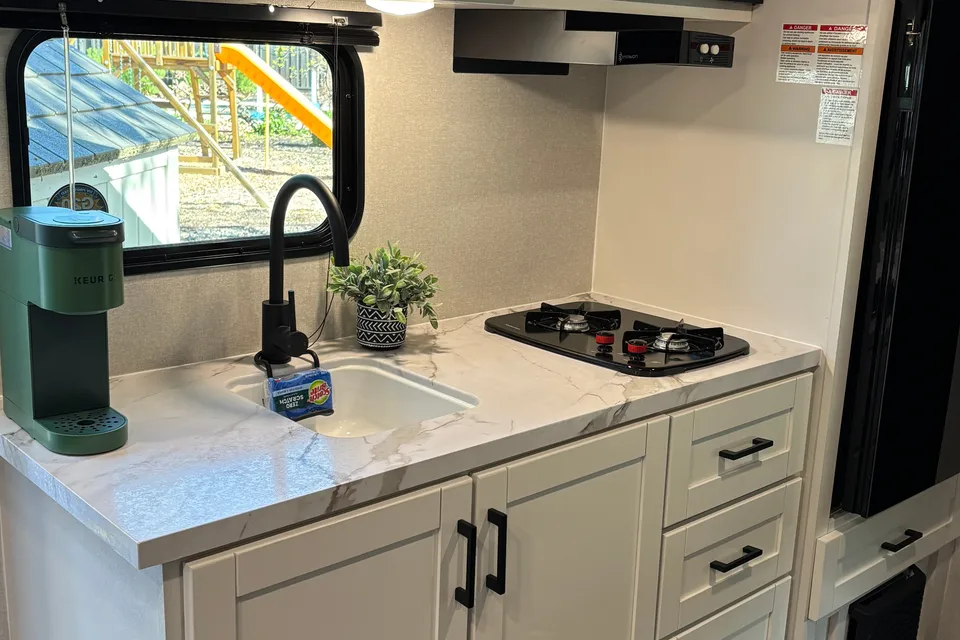 Family Adventure Camper | Bunkhouse | Easy Towing