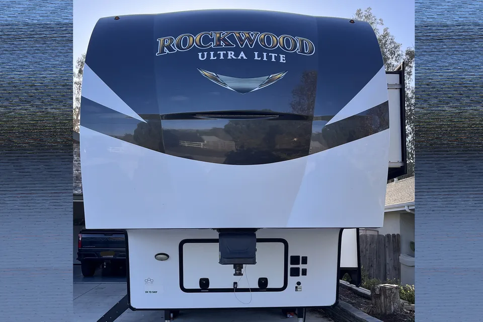 Cozy Coast Escape: 2020 Rockwood Ultra Lite 2888WS