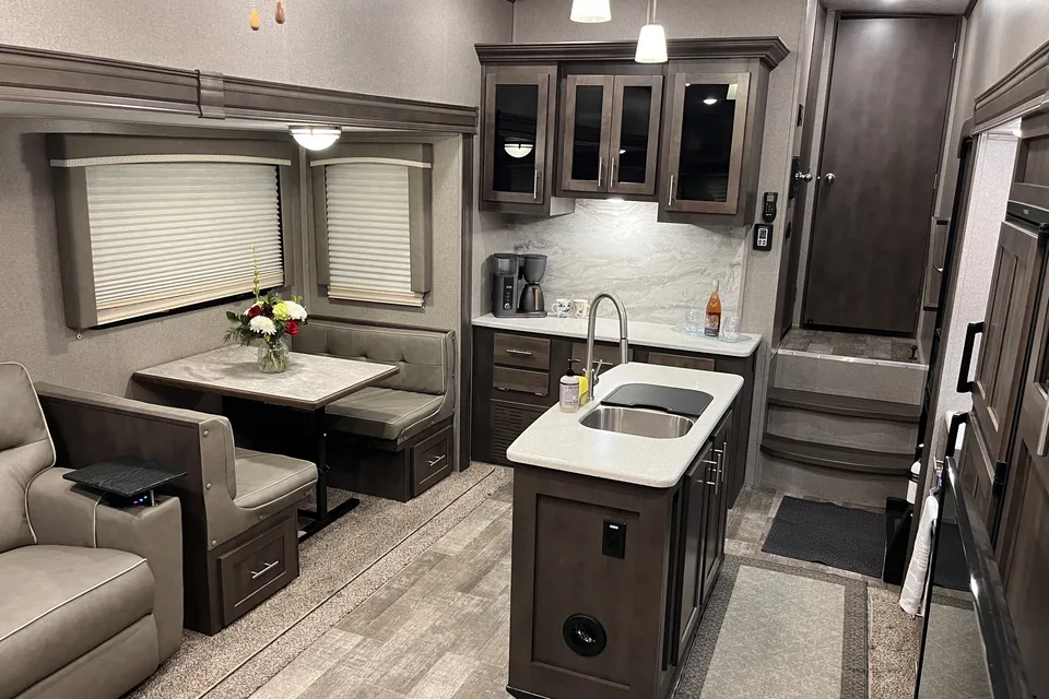Cozy Coast Escape: 2020 Rockwood Ultra Lite 2888WS