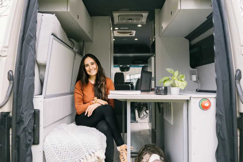 “La Explora”  LUXURY Mercedes Sprinter Campervan