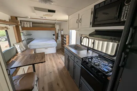 Brager's Coachmen Freedom express Travel Trailer