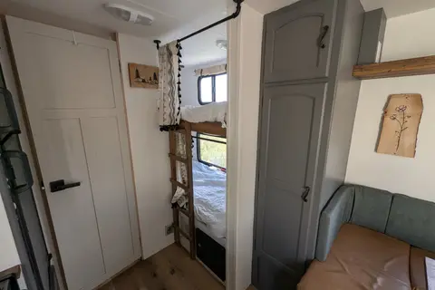 Brager's Coachmen Freedom express Travel Trailer