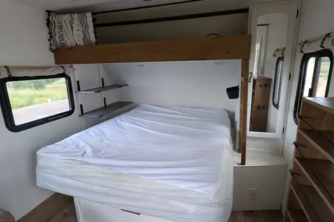 Brager's Coachmen Freedom express Travel Trailer