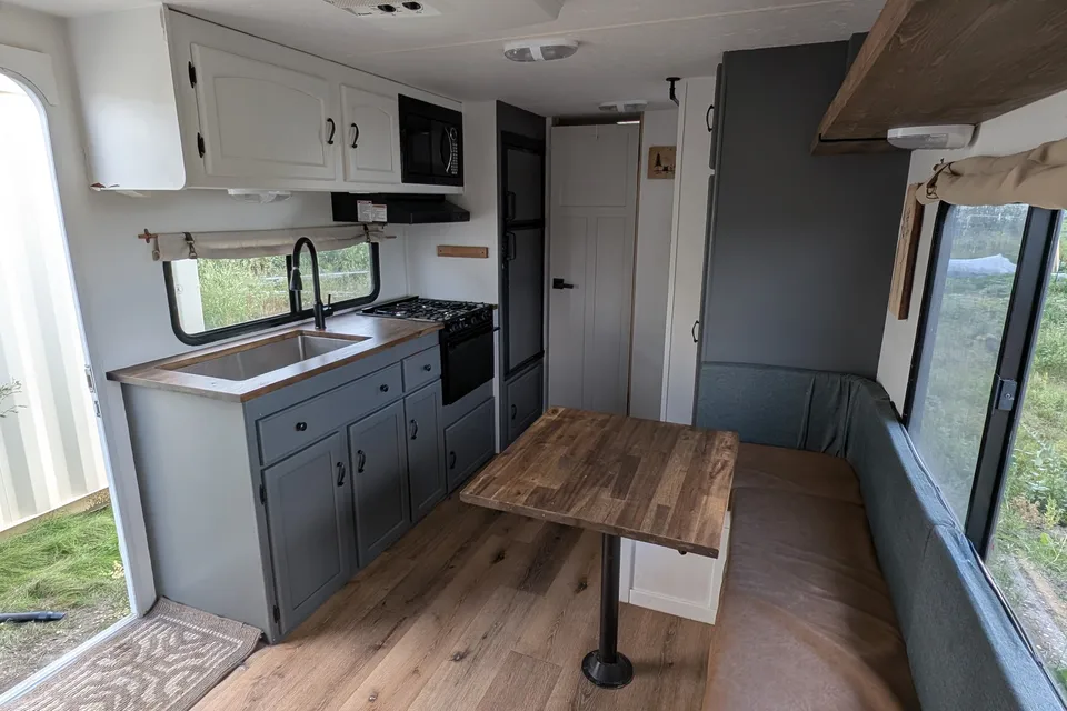 Brager's Coachmen Freedom express Travel Trailer