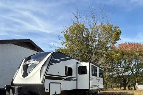 2021 Imagine Family Bunkhouse | Sleeps 8 | Blackstone Griddle | Delivery Available