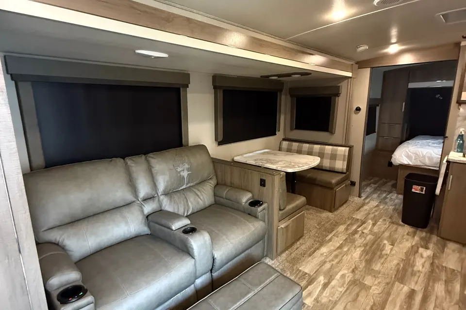 2021 Imagine Family Bunkhouse | Sleeps 8 | Blackstone Griddle | Delivery Available