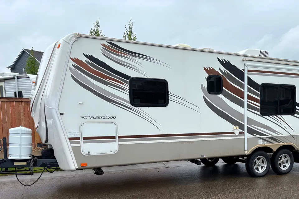 Douglas's Fleetwood 230RKS Travel Trailer