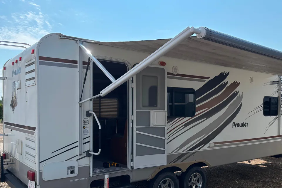 Douglas's Fleetwood 230RKS Travel Trailer
