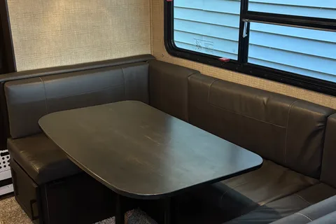 Matt's Dutchmen kodiak express Travel Trailer