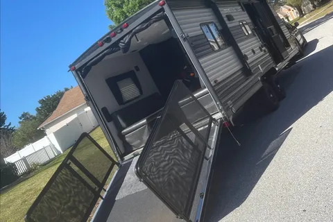Wheelchair accesible Forest River 22 RR Toyhauler LS28