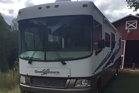 Sheldon's Forest River 2007 Georgetown 338 Class A