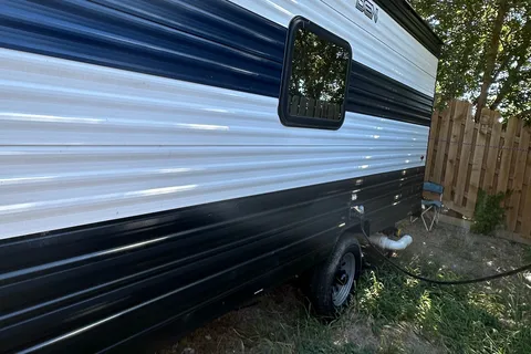 2024 THE WOLF DEN !!!! Great for easy moving!