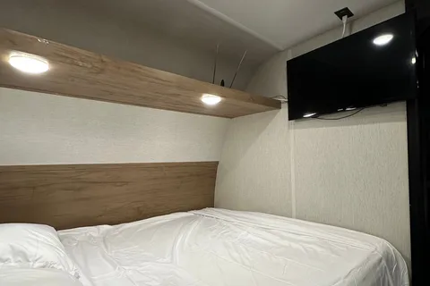 2024 THE WOLF DEN !!!! Great for easy moving!