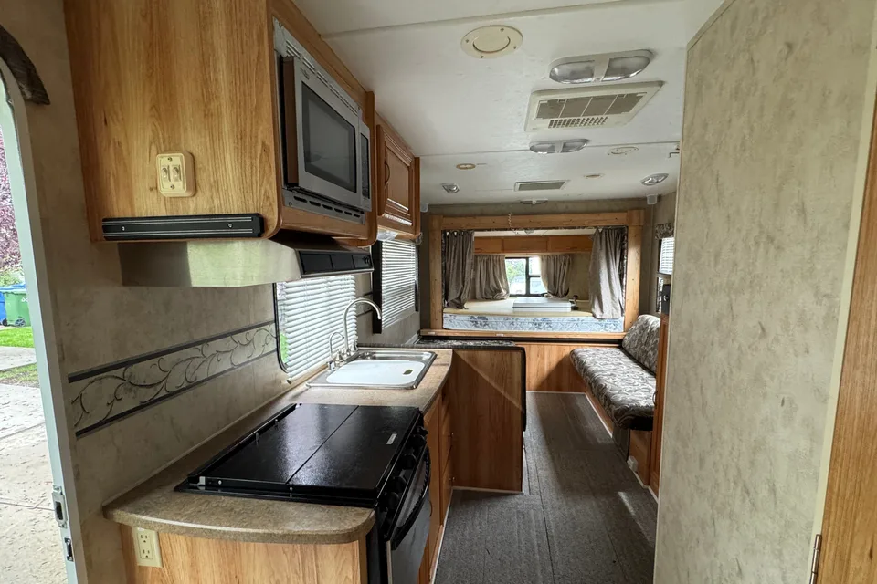 Dutchmen Aerolite 21QS Travel Trailer
