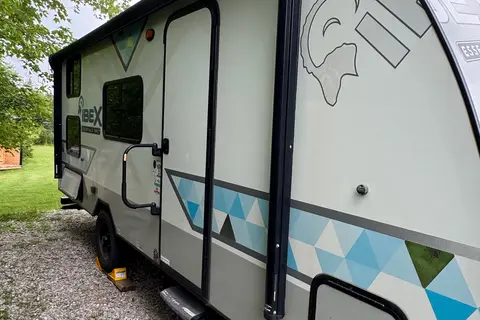 SUV Towable Ibex 19BHEO Travel Trailer sleeps 7!