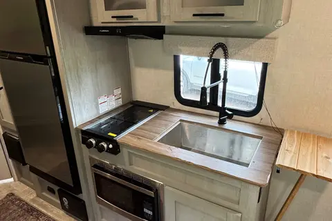 SUV Towable Ibex 19BHEO Travel Trailer sleeps 7!