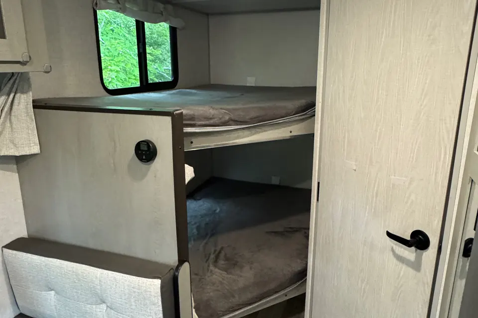 SUV Towable Ibex 19BHEO Travel Trailer sleeps 7!