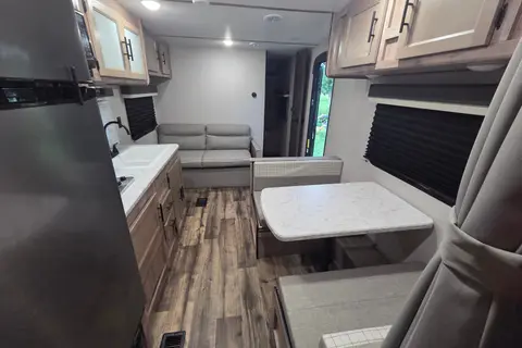 Michael's Gulf Stream 26bhg Travel Trailer