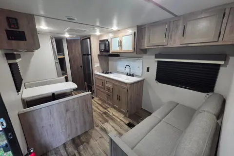 Michael's Gulf Stream 26bhg Travel Trailer