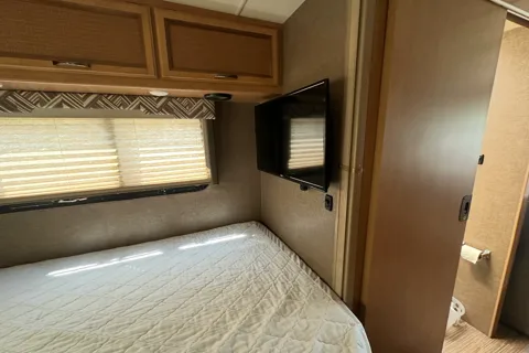Thor Motor Coach Axis Class A 25.4