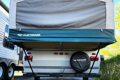 Fleetwood Pop-UpTrailer_TIME to RELAX!