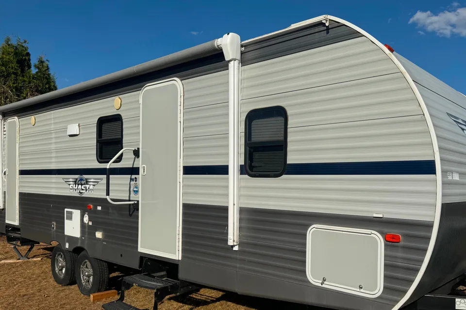 Shasta 26db Travel Trailer