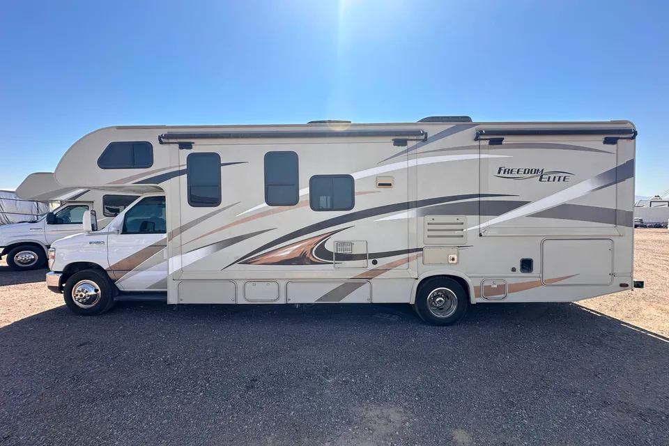 2016 Thor Freedom Elite 29FE: Ultimate Road Escape! ⛺