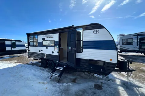 Brand new 20RDSE Travel Trailer for rent