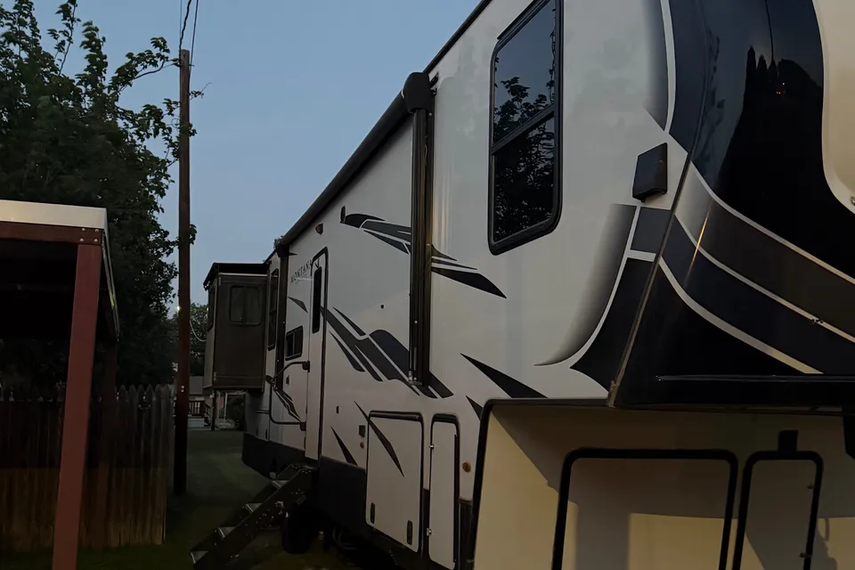 Kody's Keystone Montana high country Fifth Wheel