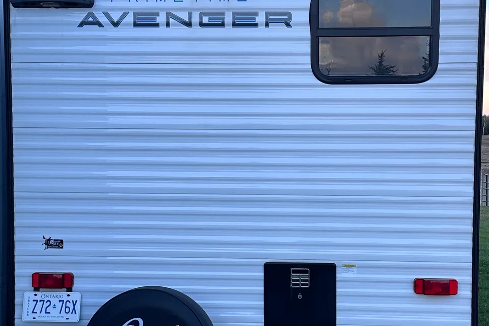 Prime Time Avenger Travel Trailer 28 Ft Sleeps 6