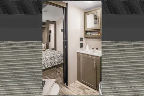Adventure-Ready KZ Connect C332BHK | Starlink WiFi | Sleeps 7-10