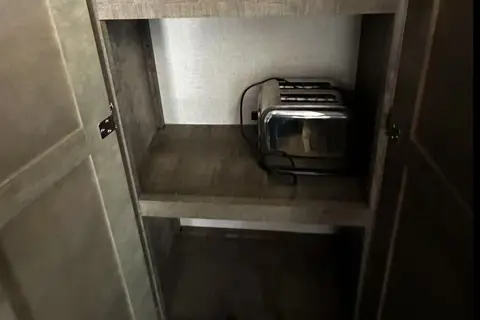 Adventure-Ready KZ Connect C332BHK | Starlink WiFi | Sleeps 7-10