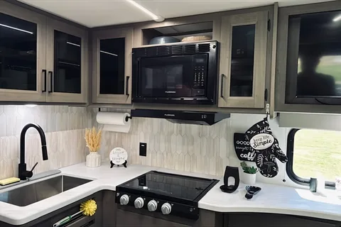 BRAND NEW JUST FOR YOU! 2025 Grand Design Transcend Sleeps 8