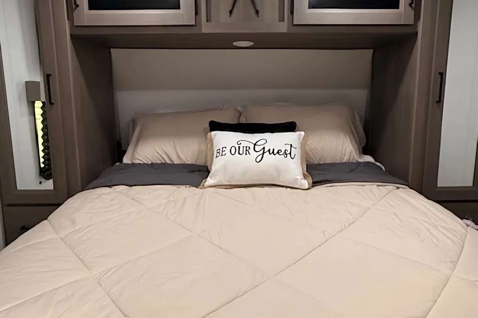 BRAND NEW JUST FOR YOU! 2025 Grand Design Transcend Sleeps 8