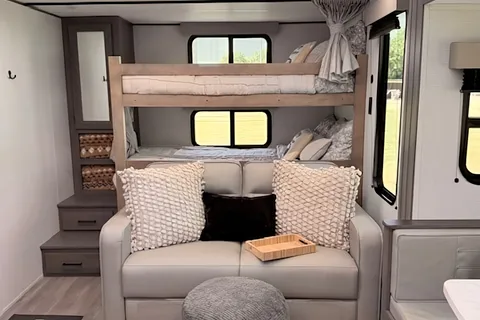 BRAND NEW JUST FOR YOU! 2025 Grand Design Transcend Sleeps 8
