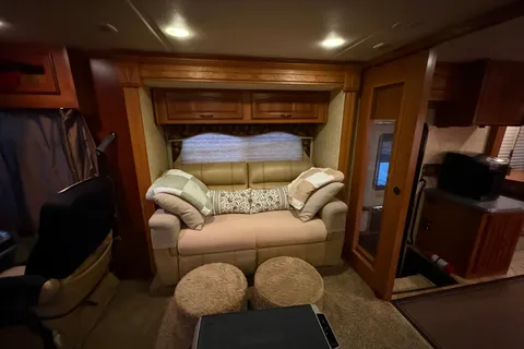 Coachmen Encounter Class A ready for a trip